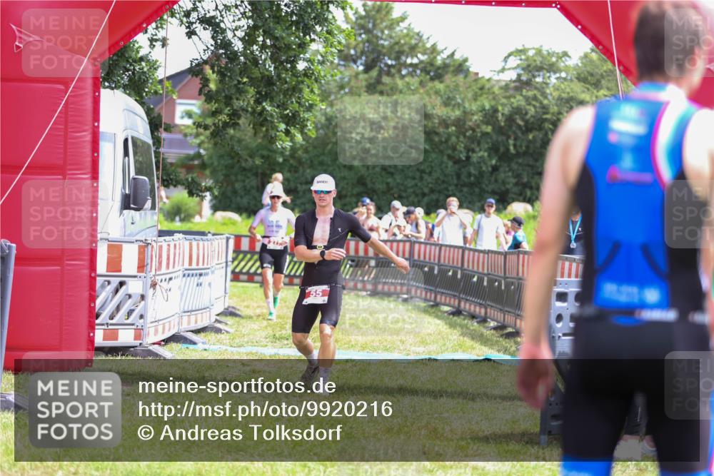 21.06.2026 - 29. Vierlanden-Triathlon Andreas Tolksdorf http://msf.ph/oto/9920216 21.06.2026 13:06:59 Ziel 55, 275 meine-sportfotos.de
