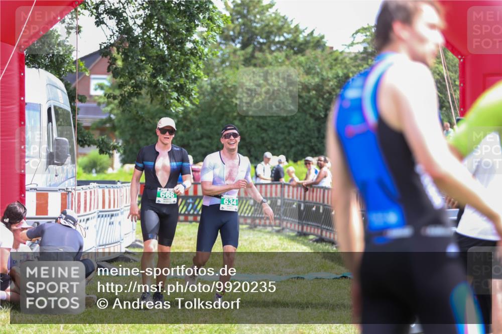 21.06.2026 - 29. Vierlanden-Triathlon Andreas Tolksdorf http://msf.ph/oto/9920235 21.06.2026 13:07:52 Ziel 634, 668 meine-sportfotos.de