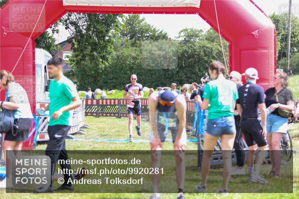21.06.2026 - 29. Vierlanden-Triathlon Andreas Tolksdorf http://msf.ph/oto/9920281 21.06.2026 13:08:34 Ziel 147, 726 meine-sportfotos.de