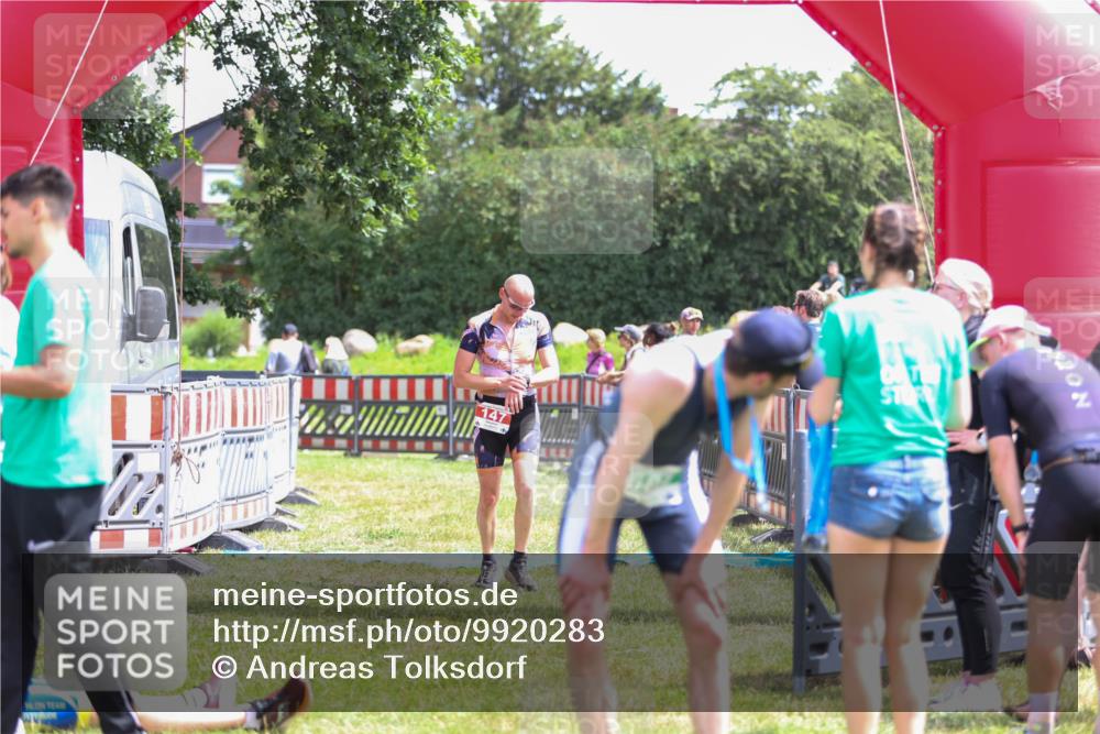 21.06.2026 - 29. Vierlanden-Triathlon Andreas Tolksdorf http://msf.ph/oto/9920283 21.06.2026 13:08:35 Ziel 147, 726 meine-sportfotos.de