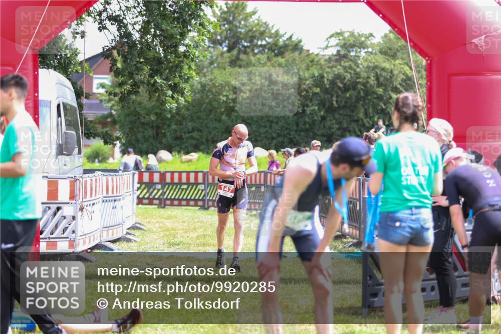 21.06.2026 - 29. Vierlanden-Triathlon Andreas Tolksdorf http://msf.ph/oto/9920285 21.06.2026 13:08:35 Ziel 147, 726 meine-sportfotos.de