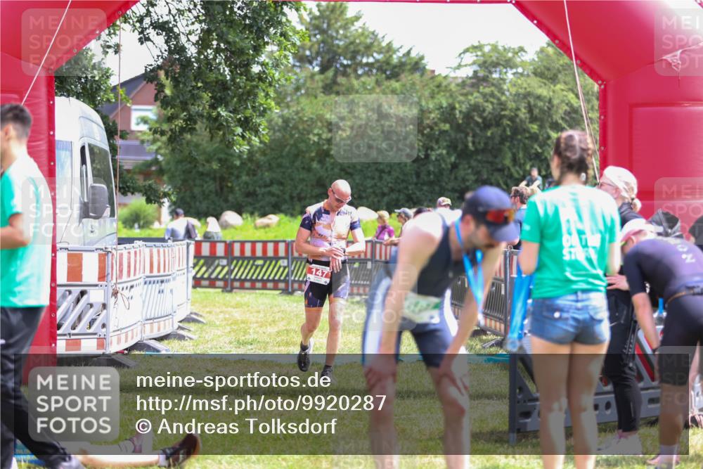 21.06.2026 - 29. Vierlanden-Triathlon Andreas Tolksdorf http://msf.ph/oto/9920287 21.06.2026 13:08:35 Ziel 147, 726 meine-sportfotos.de