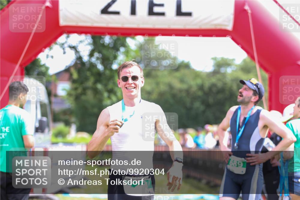 21.06.2026 - 29. Vierlanden-Triathlon Andreas Tolksdorf http://msf.ph/oto/9920304 21.06.2026 13:08:50 Ziel 173, 712, 726 meine-sportfotos.de