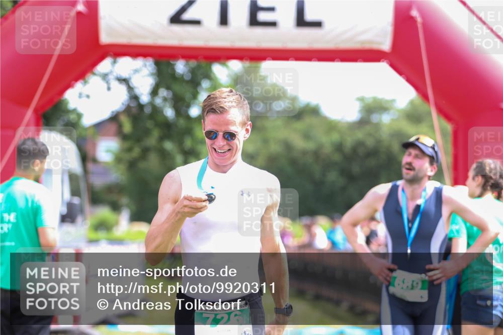 21.06.2026 - 29. Vierlanden-Triathlon Andreas Tolksdorf http://msf.ph/oto/9920311 21.06.2026 13:08:51 Ziel 173, 712 meine-sportfotos.de