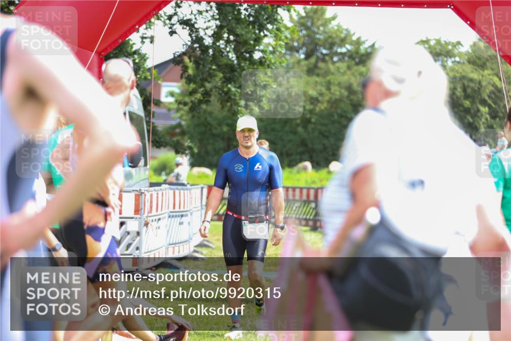 21.06.2026 - 29. Vierlanden-Triathlon Andreas Tolksdorf http://msf.ph/oto/9920315 21.06.2026 13:08:56 Ziel 173, 712 meine-sportfotos.de