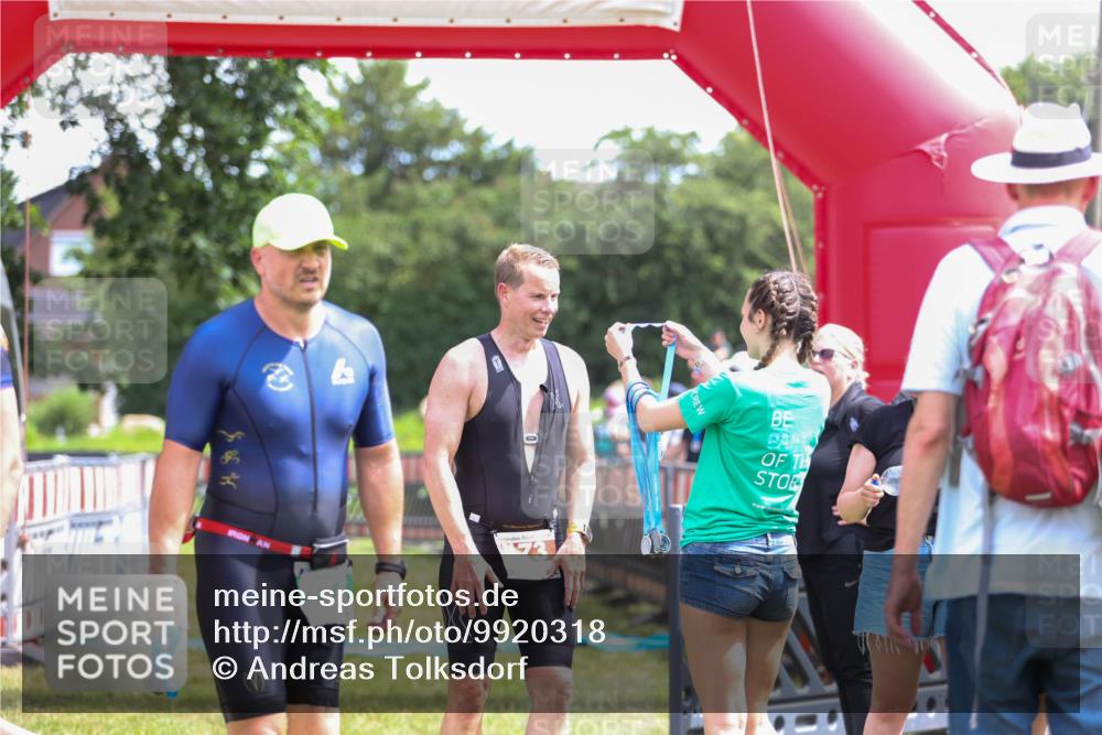 21.06.2026 - 29. Vierlanden-Triathlon Andreas Tolksdorf http://msf.ph/oto/9920318 21.06.2026 13:09:01 Ziel 173 meine-sportfotos.de