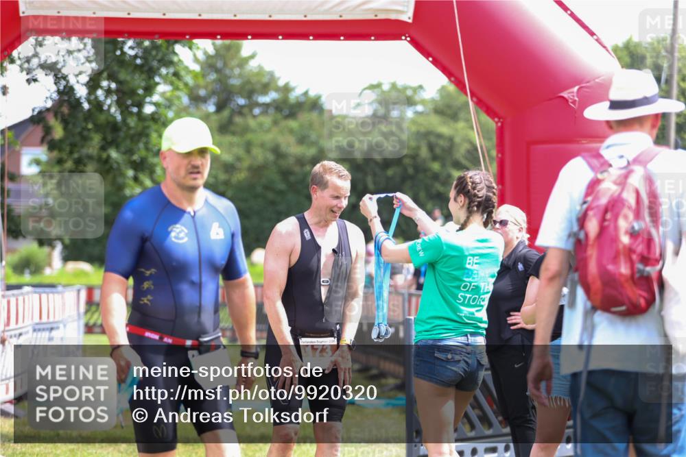 21.06.2026 - 29. Vierlanden-Triathlon Andreas Tolksdorf http://msf.ph/oto/9920320 21.06.2026 13:09:01 Ziel 173 meine-sportfotos.de
