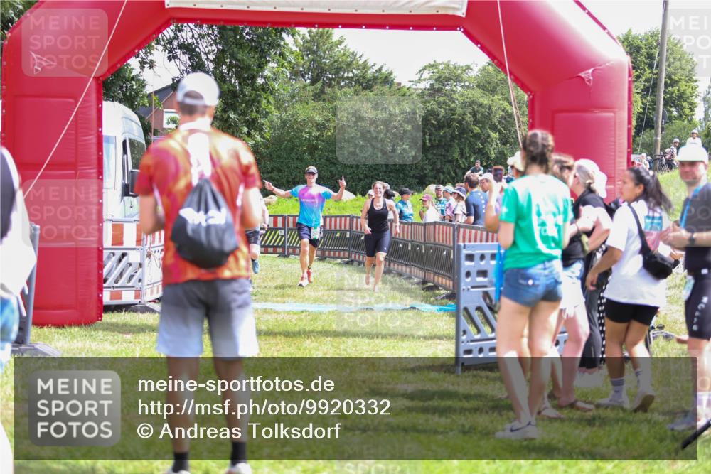 21.06.2026 - 29. Vierlanden-Triathlon Andreas Tolksdorf http://msf.ph/oto/9920332 21.06.2026 13:09:56 Ziel 67, 140, 764, 814, 898 meine-sportfotos.de