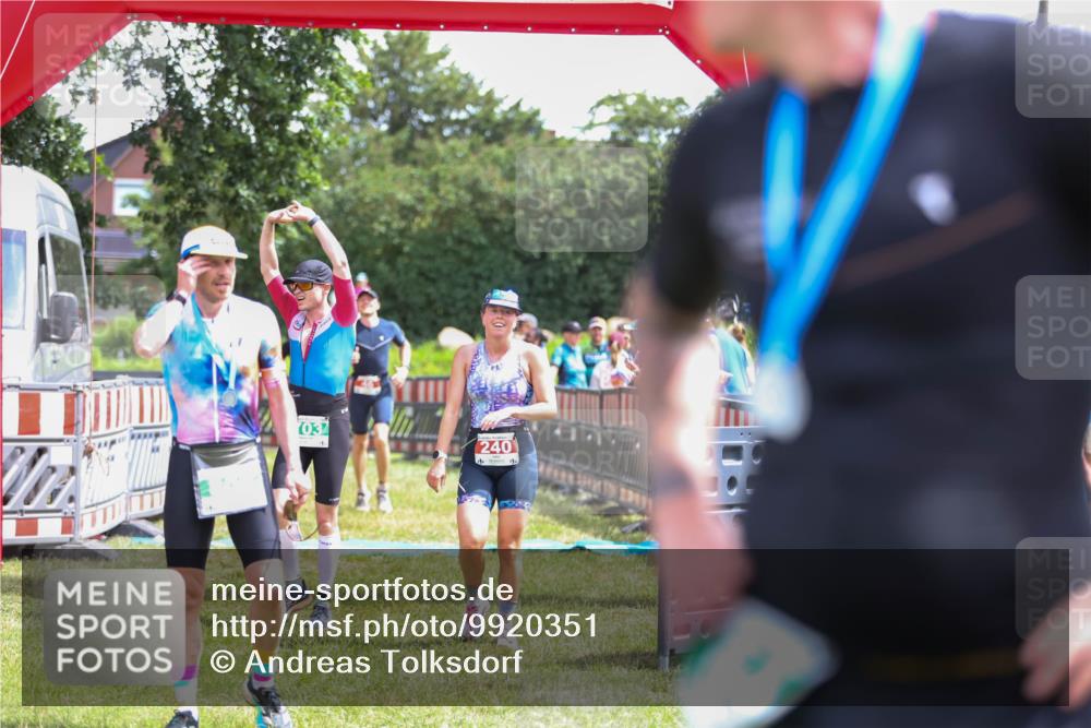 21.06.2026 - 29. Vierlanden-Triathlon Andreas Tolksdorf http://msf.ph/oto/9920351 21.06.2026 13:10:32 Ziel 46, 191, 240, 703 meine-sportfotos.de