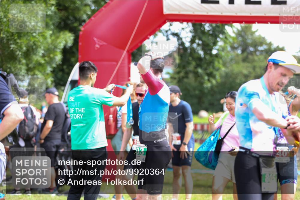21.06.2026 - 29. Vierlanden-Triathlon Andreas Tolksdorf http://msf.ph/oto/9920364 21.06.2026 13:10:41 Ziel 186, 699 meine-sportfotos.de