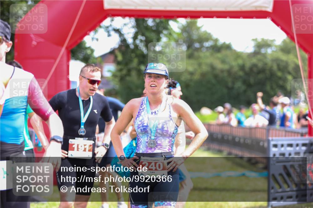 21.06.2026 - 29. Vierlanden-Triathlon Andreas Tolksdorf http://msf.ph/oto/9920366 21.06.2026 13:10:47 Ziel 154, 186, 699 meine-sportfotos.de