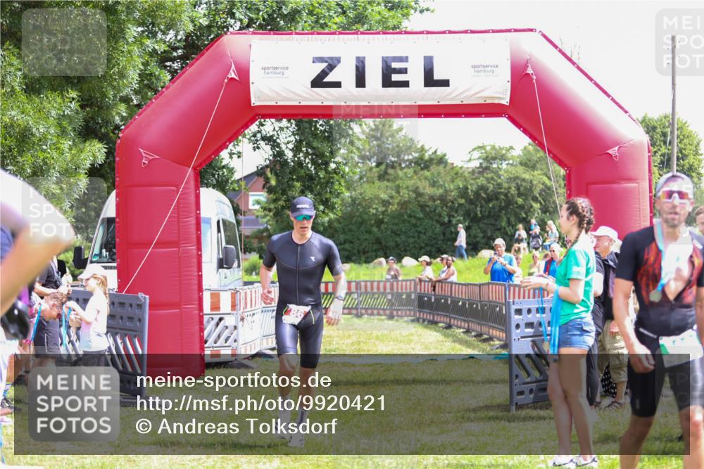 21.06.2026 - 29. Vierlanden-Triathlon Andreas Tolksdorf http://msf.ph/oto/9920421 21.06.2026 13:12:57 Ziel 86 meine-sportfotos.de
