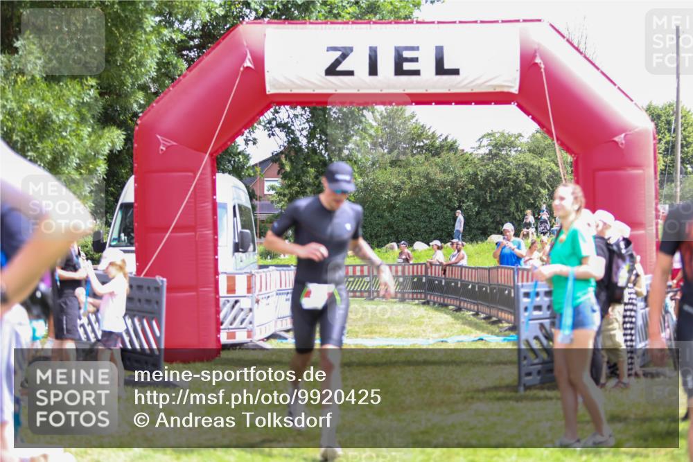 21.06.2026 - 29. Vierlanden-Triathlon Andreas Tolksdorf http://msf.ph/oto/9920425 21.06.2026 13:12:57 Ziel 86 meine-sportfotos.de