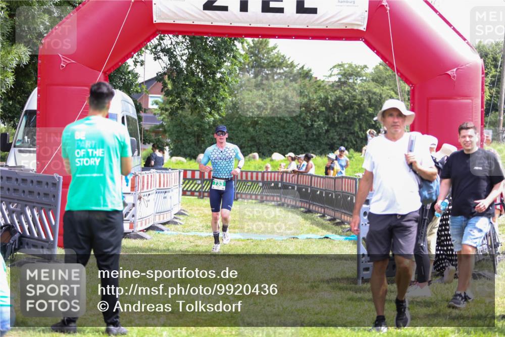 21.06.2026 - 29. Vierlanden-Triathlon Andreas Tolksdorf http://msf.ph/oto/9920436 21.06.2026 13:13:28 Ziel 733, 785 meine-sportfotos.de