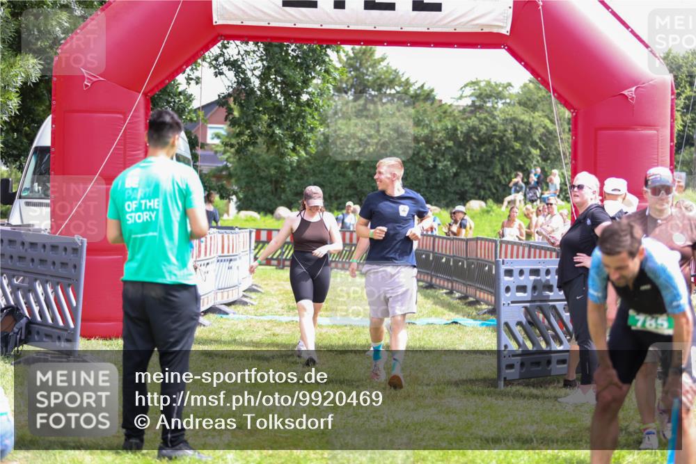 21.06.2026 - 29. Vierlanden-Triathlon Andreas Tolksdorf http://msf.ph/oto/9920469 21.06.2026 13:13:43 Ziel 290 meine-sportfotos.de