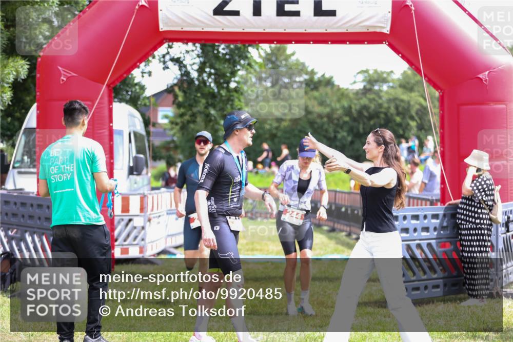 21.06.2026 - 29. Vierlanden-Triathlon Andreas Tolksdorf http://msf.ph/oto/9920485 21.06.2026 13:14:18 Ziel 29, 244 meine-sportfotos.de