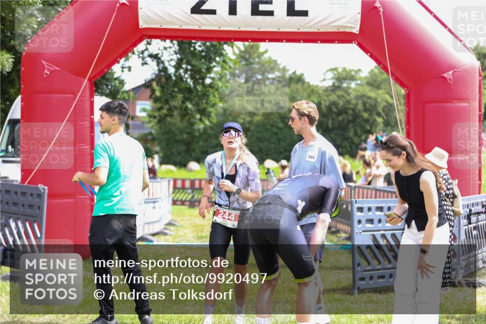 21.06.2026 - 29. Vierlanden-Triathlon Andreas Tolksdorf http://msf.ph/oto/9920497 21.06.2026 13:14:28 Ziel  meine-sportfotos.de