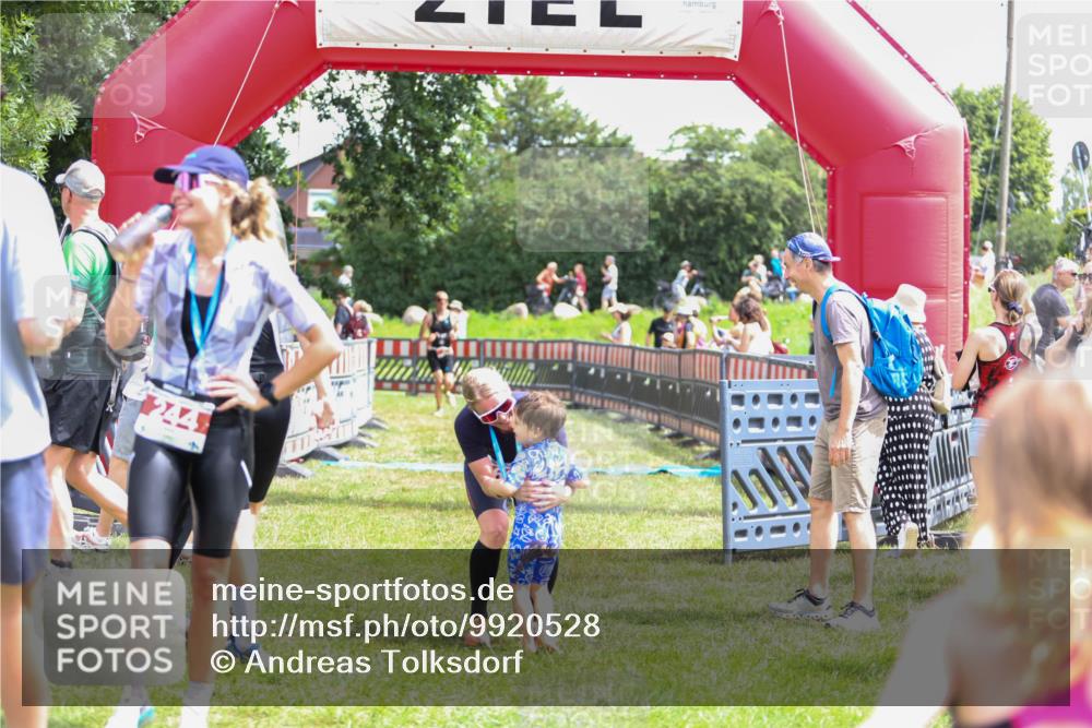 21.06.2026 - 29. Vierlanden-Triathlon Andreas Tolksdorf http://msf.ph/oto/9920528 21.06.2026 13:15:32 Ziel 8, 159 meine-sportfotos.de