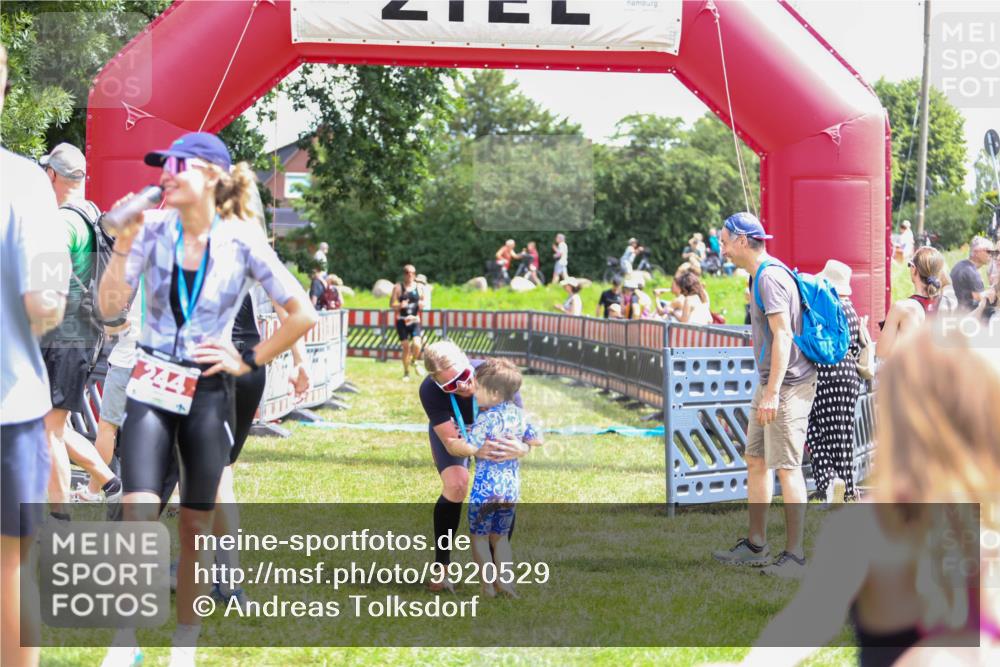 21.06.2026 - 29. Vierlanden-Triathlon Andreas Tolksdorf http://msf.ph/oto/9920529 21.06.2026 13:15:32 Ziel 8, 159 meine-sportfotos.de