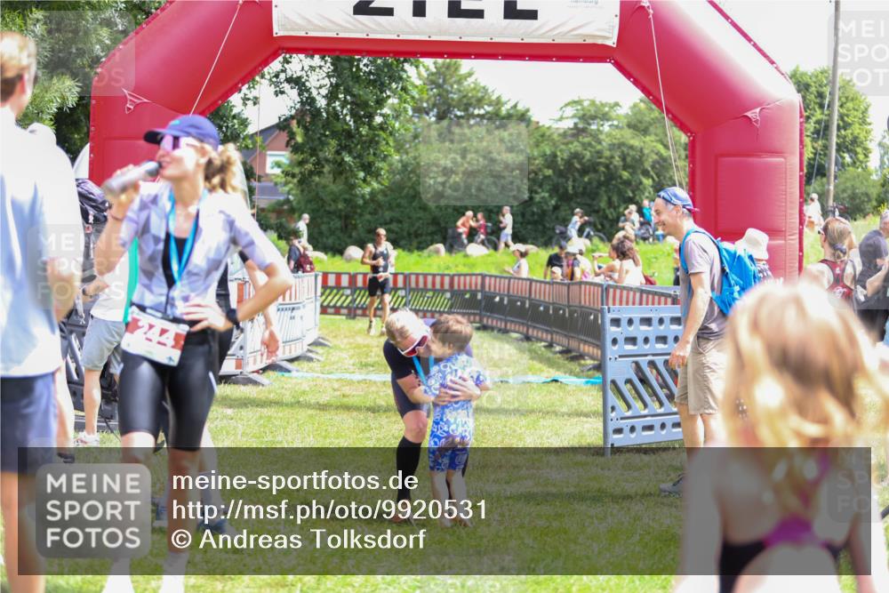 21.06.2026 - 29. Vierlanden-Triathlon Andreas Tolksdorf http://msf.ph/oto/9920531 21.06.2026 13:15:32 Ziel 8, 159 meine-sportfotos.de