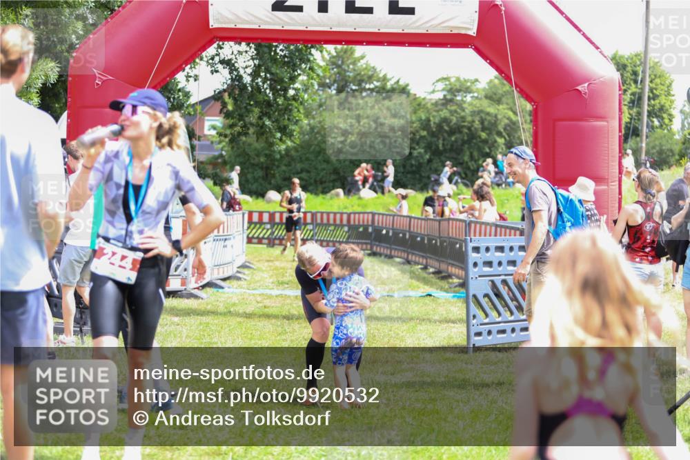 21.06.2026 - 29. Vierlanden-Triathlon Andreas Tolksdorf http://msf.ph/oto/9920532 21.06.2026 13:15:32 Ziel 8, 159 meine-sportfotos.de