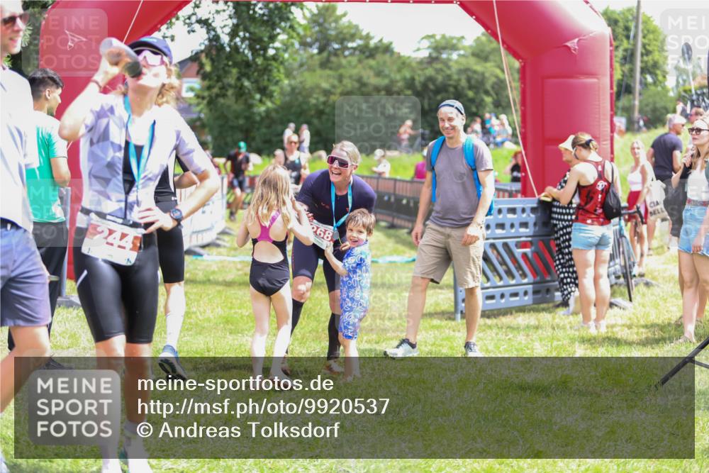 21.06.2026 - 29. Vierlanden-Triathlon Andreas Tolksdorf http://msf.ph/oto/9920537 21.06.2026 13:15:35 Ziel 8, 159 meine-sportfotos.de