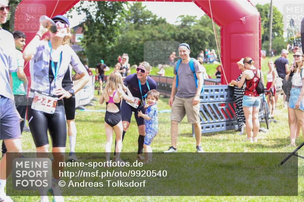 21.06.2026 - 29. Vierlanden-Triathlon Andreas Tolksdorf http://msf.ph/oto/9920540 21.06.2026 13:15:35 Ziel 8, 159 meine-sportfotos.de