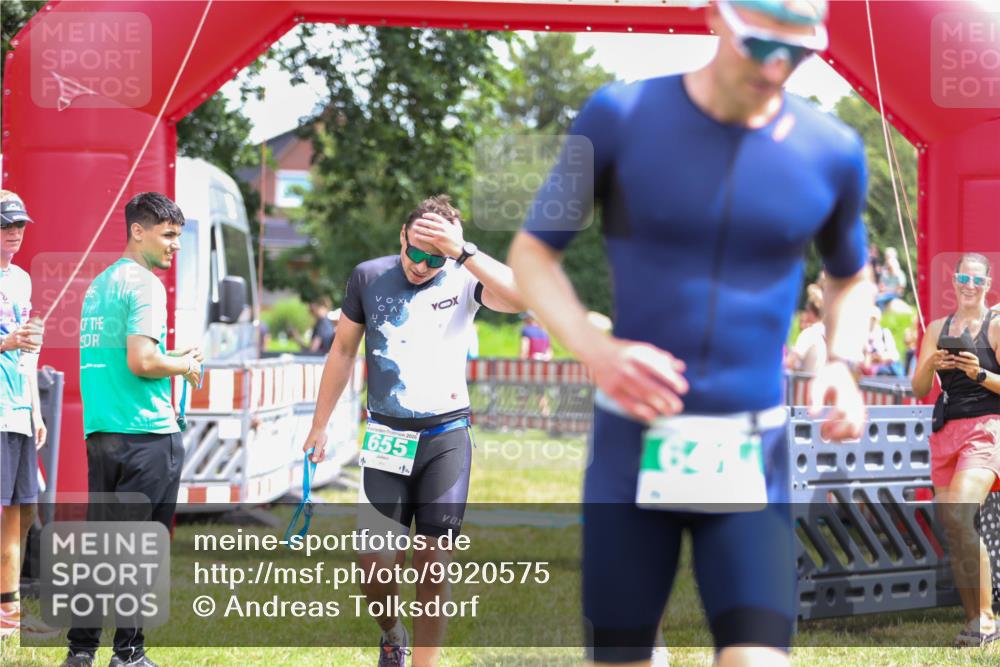 21.06.2026 - 29. Vierlanden-Triathlon Andreas Tolksdorf http://msf.ph/oto/9920575 21.06.2026 13:16:14 Ziel 70, 641, 655 meine-sportfotos.de