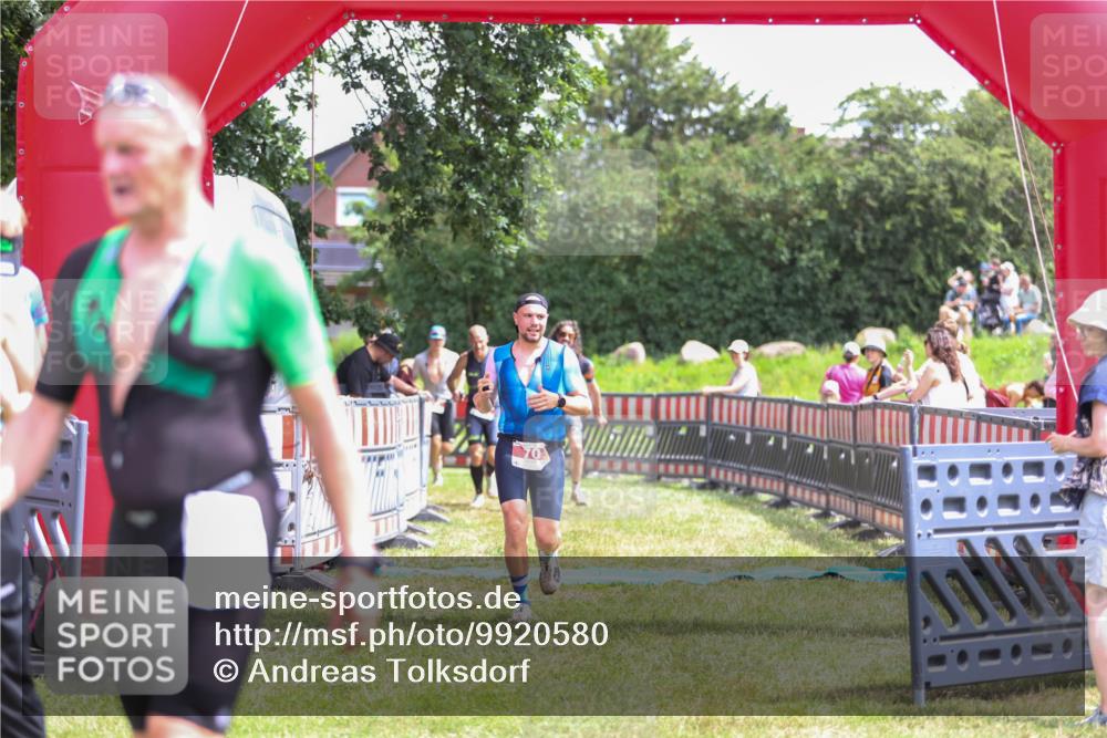 21.06.2026 - 29. Vierlanden-Triathlon Andreas Tolksdorf http://msf.ph/oto/9920580 21.06.2026 13:16:25 Ziel 34, 70, 131, 657 meine-sportfotos.de