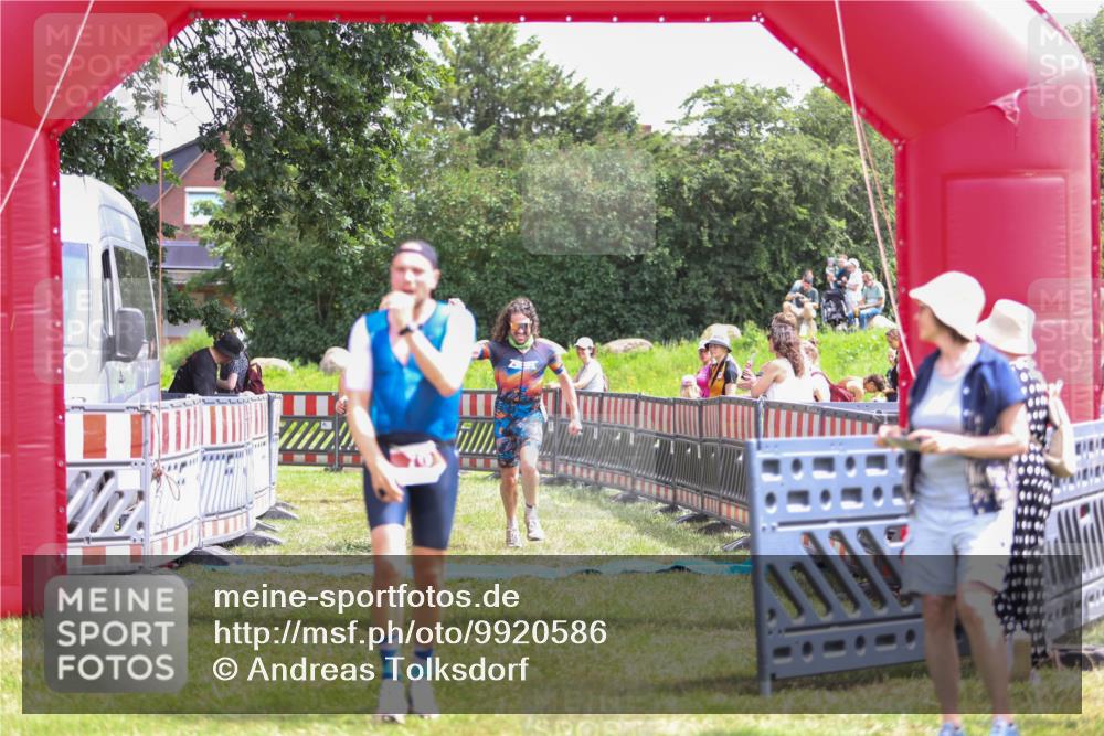 21.06.2026 - 29. Vierlanden-Triathlon Andreas Tolksdorf http://msf.ph/oto/9920586 21.06.2026 13:16:27 Ziel 34, 70, 131, 657 meine-sportfotos.de