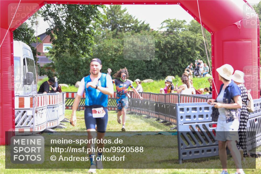 21.06.2026 - 29. Vierlanden-Triathlon Andreas Tolksdorf http://msf.ph/oto/9920588 21.06.2026 13:16:27 Ziel 34, 70, 131, 657 meine-sportfotos.de