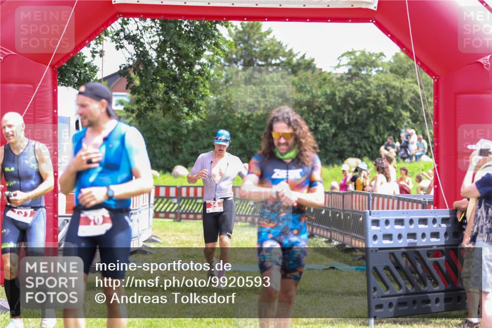 21.06.2026 - 29. Vierlanden-Triathlon Andreas Tolksdorf http://msf.ph/oto/9920593 21.06.2026 13:16:32 Ziel 34, 131, 657 meine-sportfotos.de