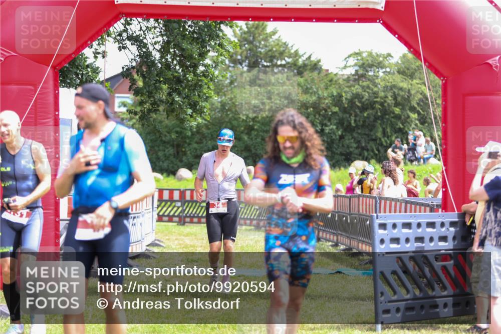 21.06.2026 - 29. Vierlanden-Triathlon Andreas Tolksdorf http://msf.ph/oto/9920594 21.06.2026 13:16:32 Ziel 34, 131, 657 meine-sportfotos.de