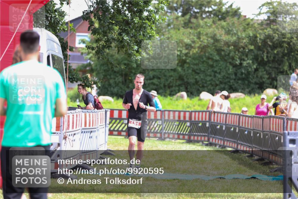 21.06.2026 - 29. Vierlanden-Triathlon Andreas Tolksdorf http://msf.ph/oto/9920595 21.06.2026 13:16:48 Ziel 151, 166, 743 meine-sportfotos.de
