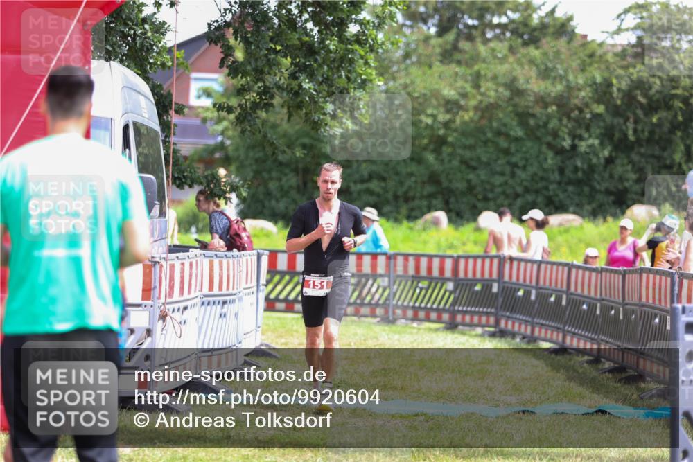 21.06.2026 - 29. Vierlanden-Triathlon Andreas Tolksdorf http://msf.ph/oto/9920604 21.06.2026 13:16:48 Ziel 151, 166, 743 meine-sportfotos.de