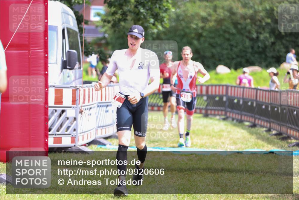 21.06.2026 - 29. Vierlanden-Triathlon Andreas Tolksdorf http://msf.ph/oto/9920606 21.06.2026 13:17:21 Ziel 7, 130, 160 meine-sportfotos.de