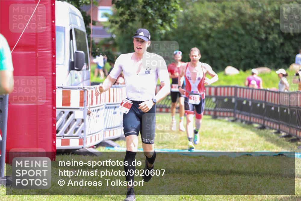 21.06.2026 - 29. Vierlanden-Triathlon Andreas Tolksdorf http://msf.ph/oto/9920607 21.06.2026 13:17:21 Ziel 7, 130, 160 meine-sportfotos.de