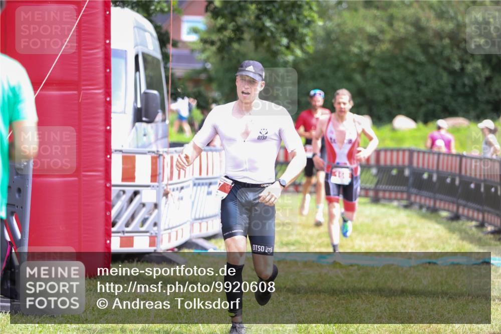 21.06.2026 - 29. Vierlanden-Triathlon Andreas Tolksdorf http://msf.ph/oto/9920608 21.06.2026 13:17:21 Ziel 7, 130, 160 meine-sportfotos.de