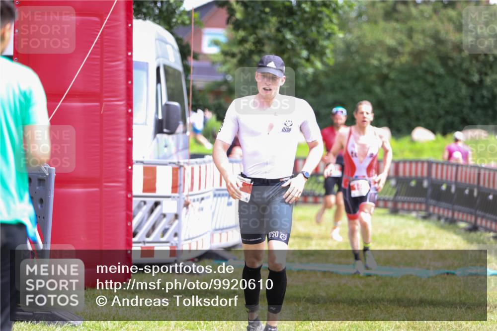 21.06.2026 - 29. Vierlanden-Triathlon Andreas Tolksdorf http://msf.ph/oto/9920610 21.06.2026 13:17:21 Ziel 7, 130, 160 meine-sportfotos.de