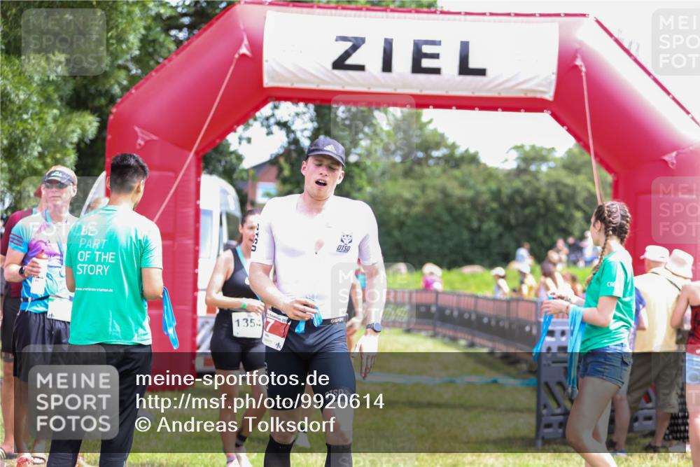 21.06.2026 - 29. Vierlanden-Triathlon Andreas Tolksdorf http://msf.ph/oto/9920614 21.06.2026 13:17:23 Ziel 7, 130, 160 meine-sportfotos.de