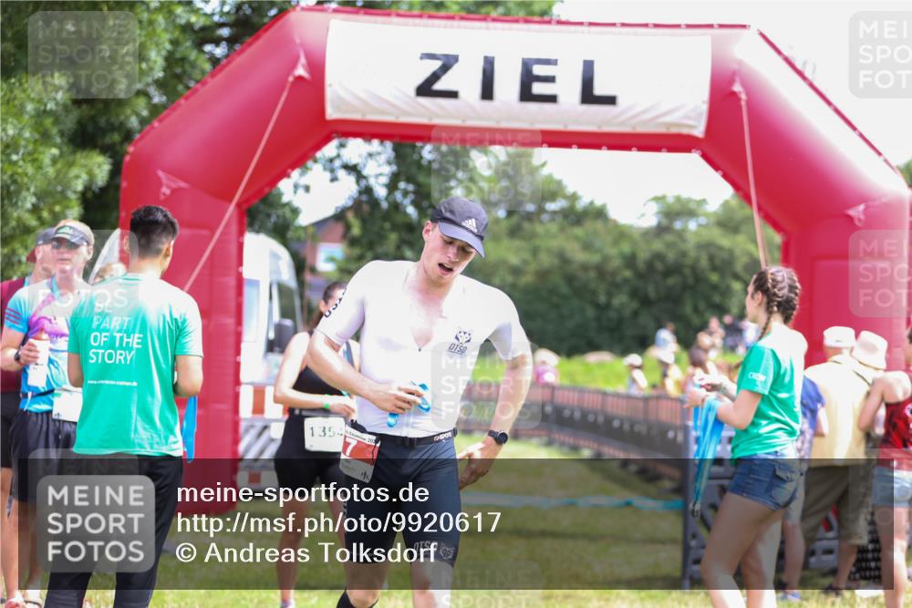 21.06.2026 - 29. Vierlanden-Triathlon Andreas Tolksdorf http://msf.ph/oto/9920617 21.06.2026 13:17:23 Ziel 7, 130, 160 meine-sportfotos.de