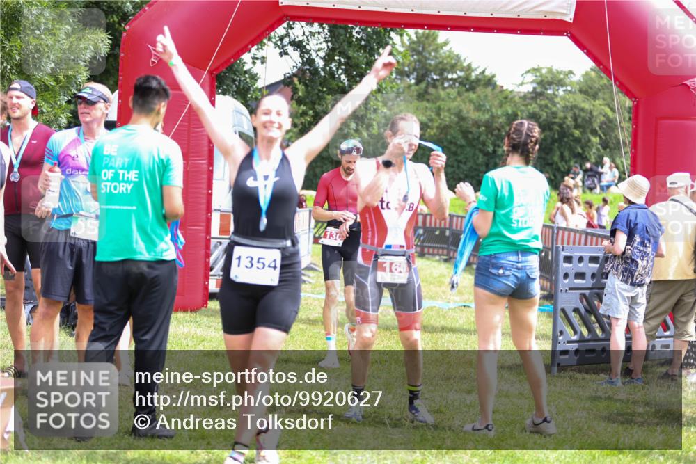 21.06.2026 - 29. Vierlanden-Triathlon Andreas Tolksdorf http://msf.ph/oto/9920627 21.06.2026 13:17:26 Ziel 130, 160 meine-sportfotos.de