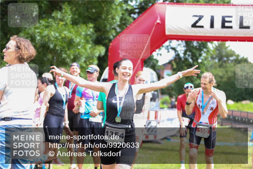 21.06.2026 - 29. Vierlanden-Triathlon Andreas Tolksdorf http://msf.ph/oto/9920633 21.06.2026 13:17:27 Ziel 130 meine-sportfotos.de