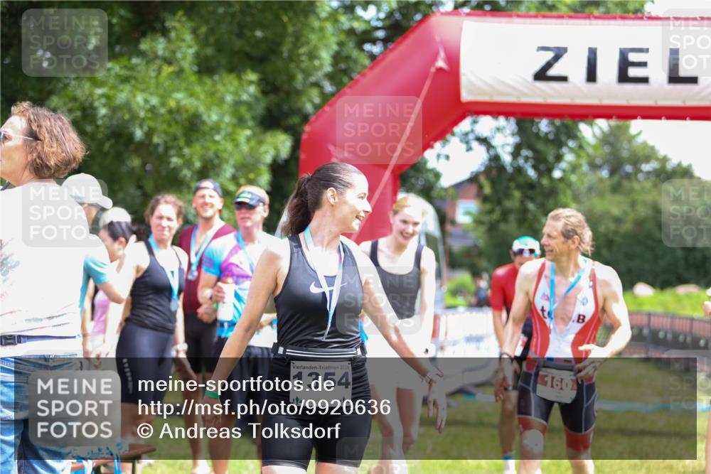 21.06.2026 - 29. Vierlanden-Triathlon Andreas Tolksdorf http://msf.ph/oto/9920636 21.06.2026 13:17:27 Ziel 130 meine-sportfotos.de