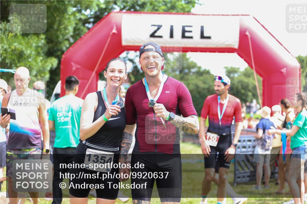 21.06.2026 - 29. Vierlanden-Triathlon Andreas Tolksdorf http://msf.ph/oto/9920637 21.06.2026 13:17:36 Ziel 253, 744 meine-sportfotos.de