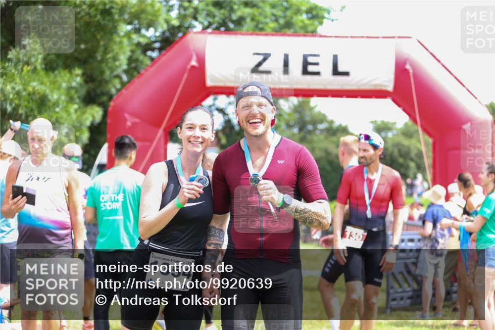 21.06.2026 - 29. Vierlanden-Triathlon Andreas Tolksdorf http://msf.ph/oto/9920639 21.06.2026 13:17:36 Ziel 253, 744 meine-sportfotos.de
