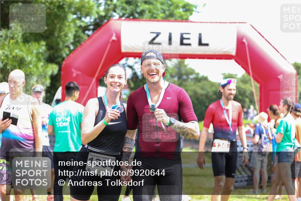 21.06.2026 - 29. Vierlanden-Triathlon Andreas Tolksdorf http://msf.ph/oto/9920644 21.06.2026 13:17:37 Ziel 253, 744 meine-sportfotos.de