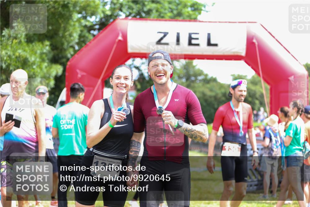 21.06.2026 - 29. Vierlanden-Triathlon Andreas Tolksdorf http://msf.ph/oto/9920645 21.06.2026 13:17:37 Ziel 253, 744 meine-sportfotos.de
