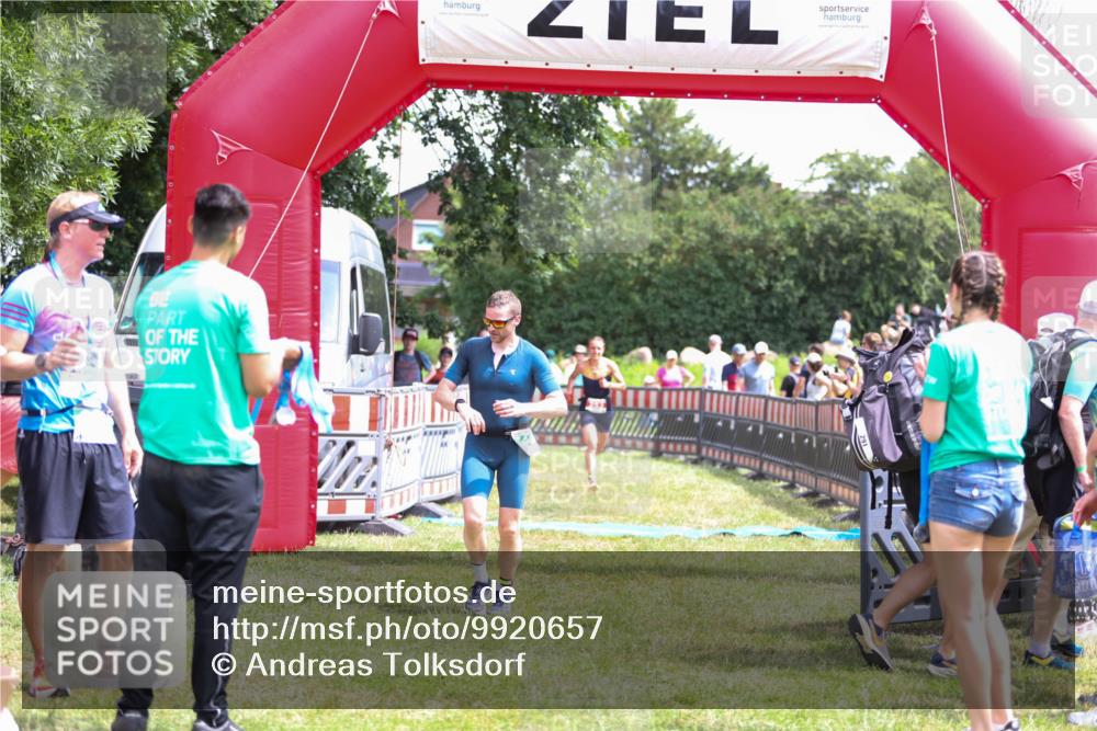 21.06.2026 - 29. Vierlanden-Triathlon Andreas Tolksdorf http://msf.ph/oto/9920657 21.06.2026 13:17:45 Ziel 253, 696, 744 meine-sportfotos.de