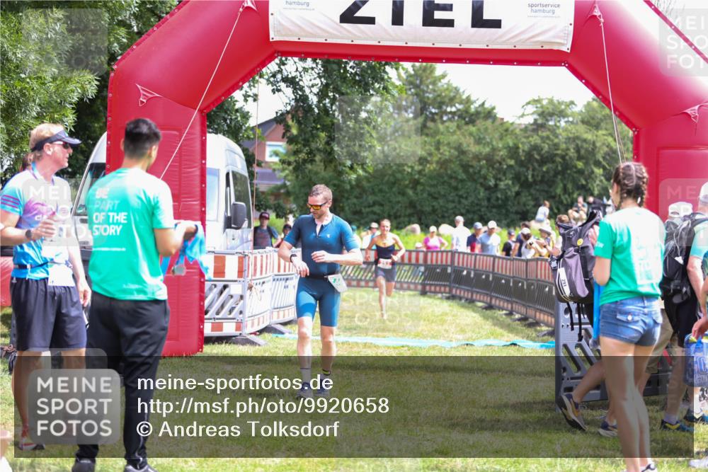 21.06.2026 - 29. Vierlanden-Triathlon Andreas Tolksdorf http://msf.ph/oto/9920658 21.06.2026 13:17:45 Ziel 253, 696, 744 meine-sportfotos.de